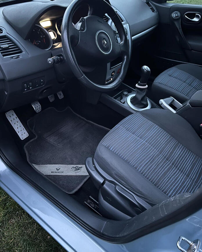 ČIŠTĚNÍ INTERIERU PO