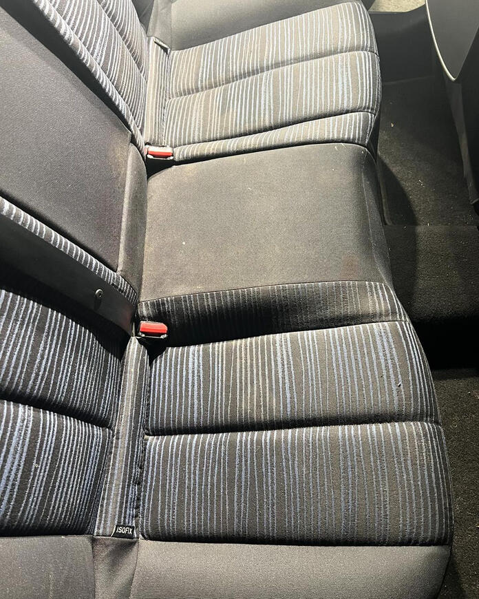 ČIŠTĚNÍ ZADNÍCH SEDADEL PŘED